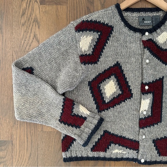 Vintage Geometric Crew Neck Cardigan Sweater Grey, Navy, Red, Cream Petite Small - Picture 5 of 8